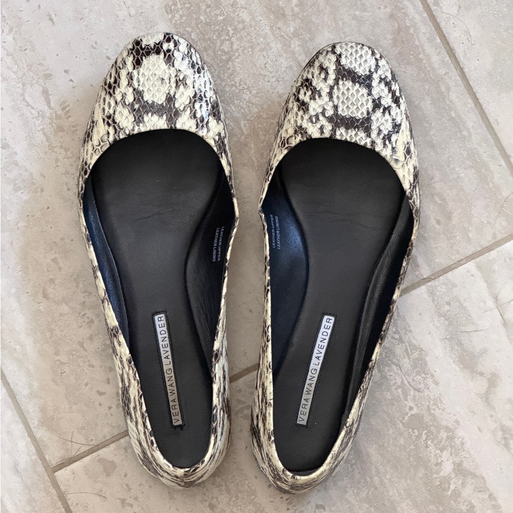 Vera Wang Lavender Label Black and Cream Snakeskin Flats